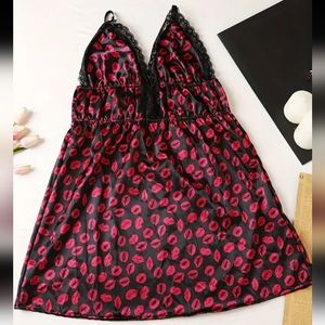 Sexy Lingerie Slip Lips Print Contrast Lace V Neck Open Back Cami NIP